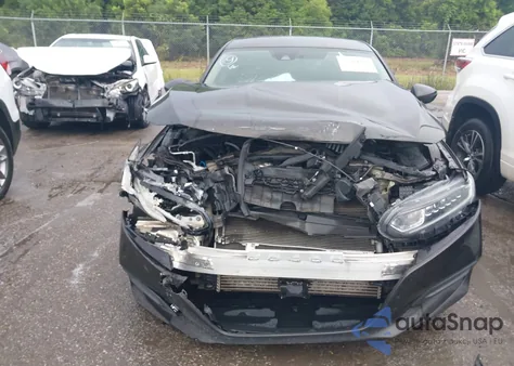 2018 Honda Accord Lx z USA, uszkodzony, nr VIN 1HGCV1F1XJA261119